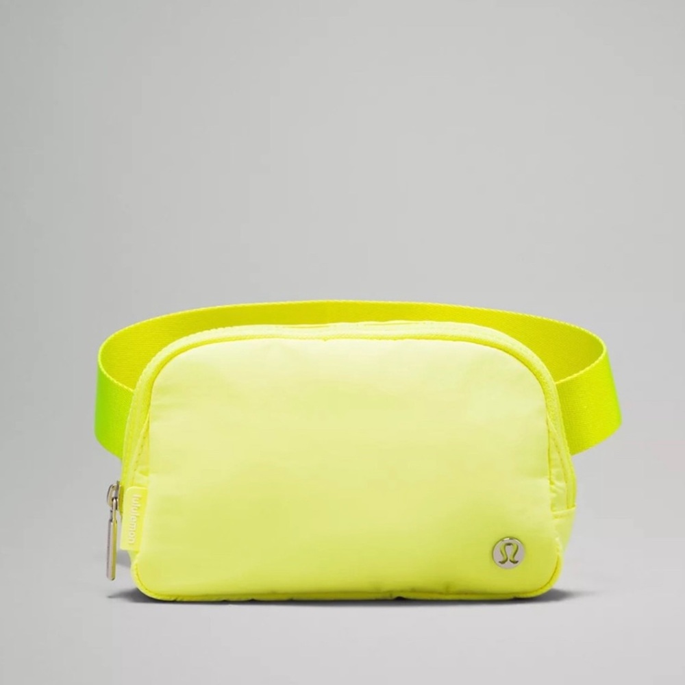 Lululemon Everywhere Belt Bag